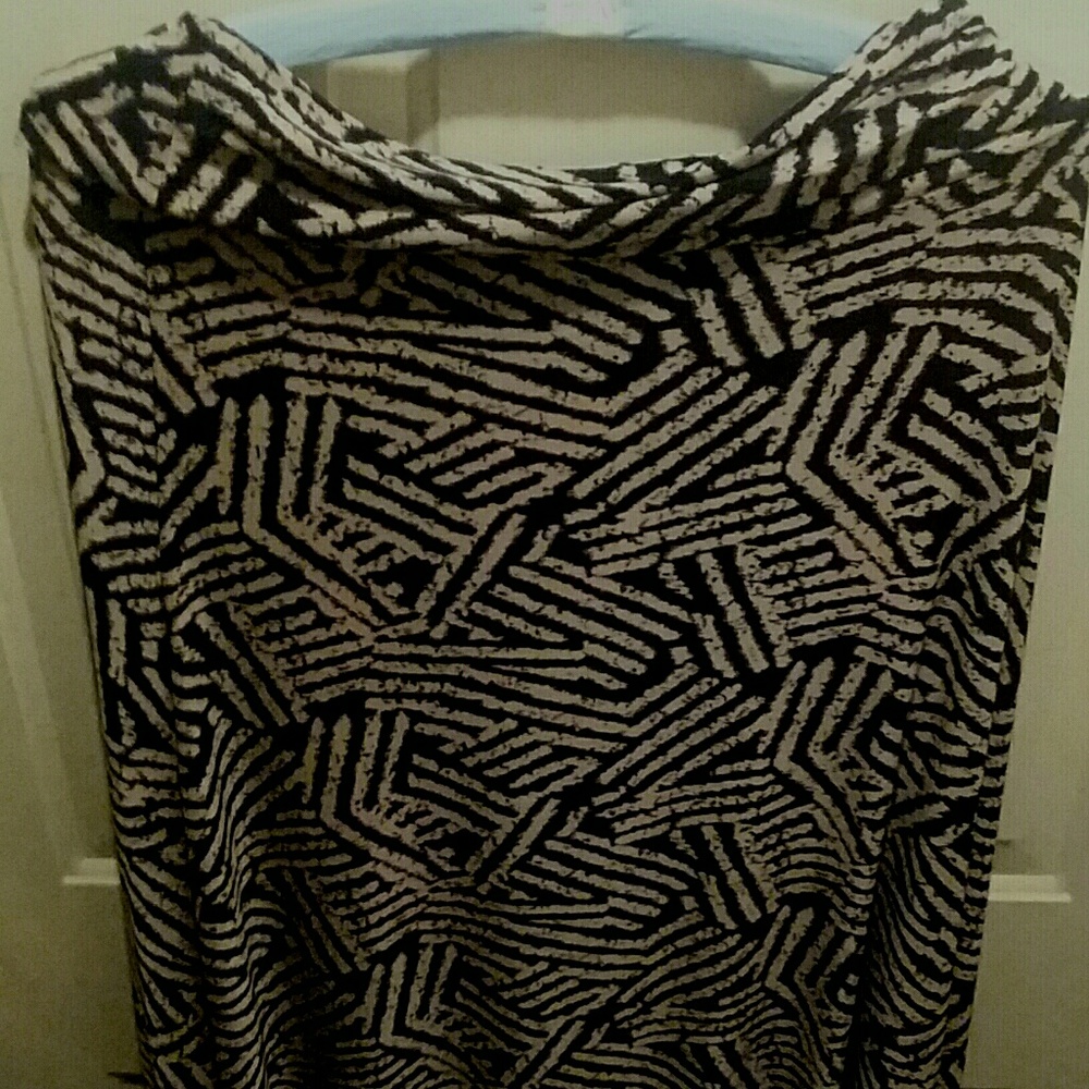 💟SALE💟 LULAROE SLINKY MAXI SKIRT SIZE M!